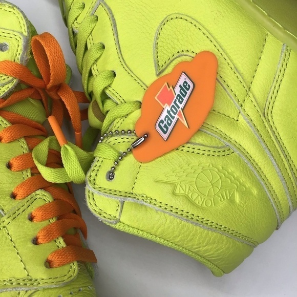 Authentic Nike Air Jordan 1 Retro High G8RD Gatorade Sneakers in Lime. - Picture 12 of 16